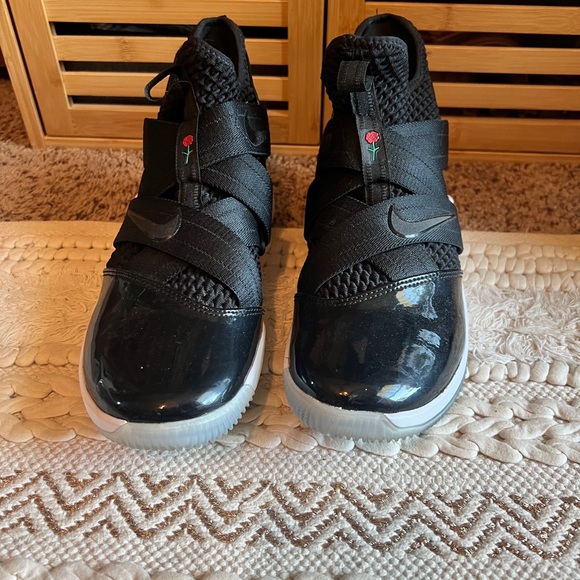 Nike Labron basketball high tops size 8 - Picture 9 of 10